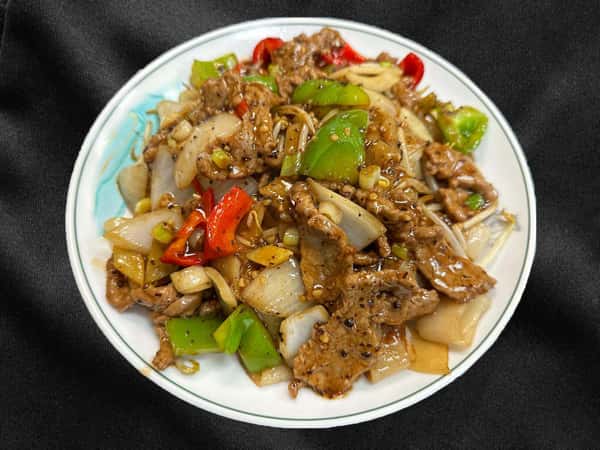 215 Stir Fried Flat Rice Noodle with Beef in Black Bean Pepper Sauce