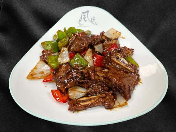 青椒牛肉 / Beef with Bell Pepper