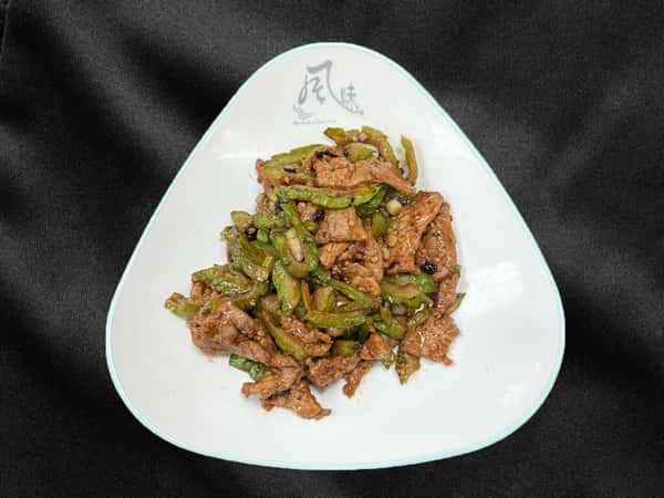 涼瓜炒牛肉 / Stir-fried Beef with Bitter Melon