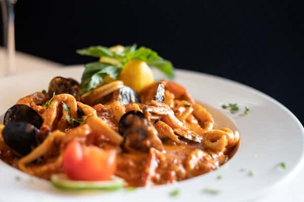 Linguini with Mussels Fradiavolo