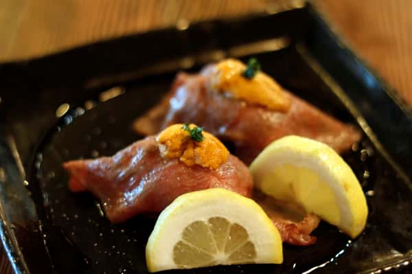 Japanese A5 Sendai Wagyu and uni Aburi Nigiri sushi (2pcs)