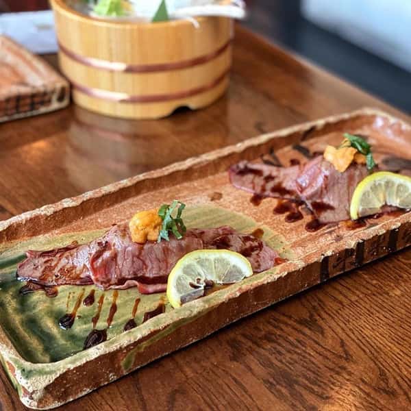 Wagyu and uni Aburi Nigiri Sushi (2pcs)