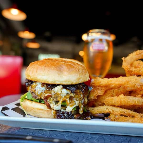 burger & onion rings