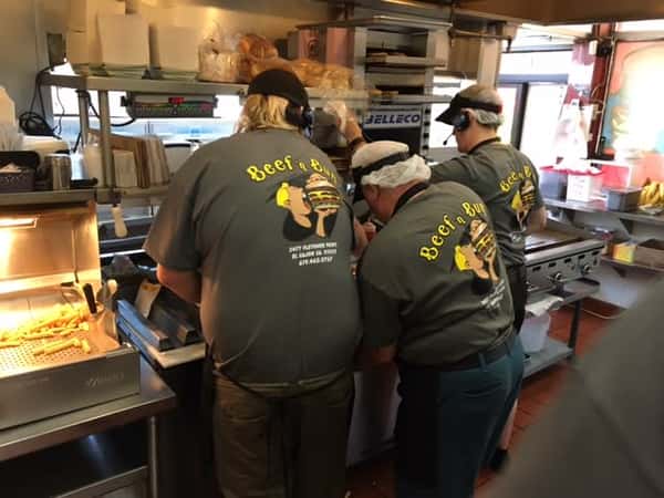 Beef 'n Bun crew