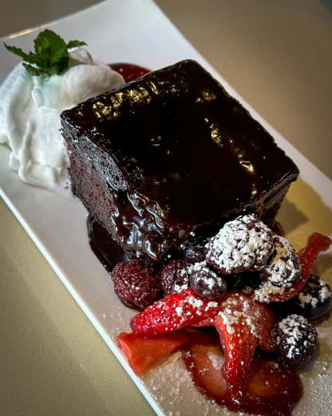 VEGAN Chocolate Cake