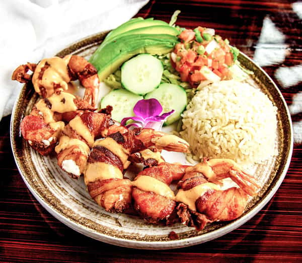 Dinner isn’t complete without our Camarones Momia, definitely a must 🤩🍤
We are open and ready to serve you dine-in,take-out and delivery
Order online www.losagavesgrill.com
.
.
.
.
#margaritas #tequila #mexicanfood #guacamole #losagavesmexicangrill #McCordsville #Westfield #cazuleas #queso #tacos #instafood #localrestaurant #shoplocal #mexicanrestaurant #restaurant #tasty#restaurante