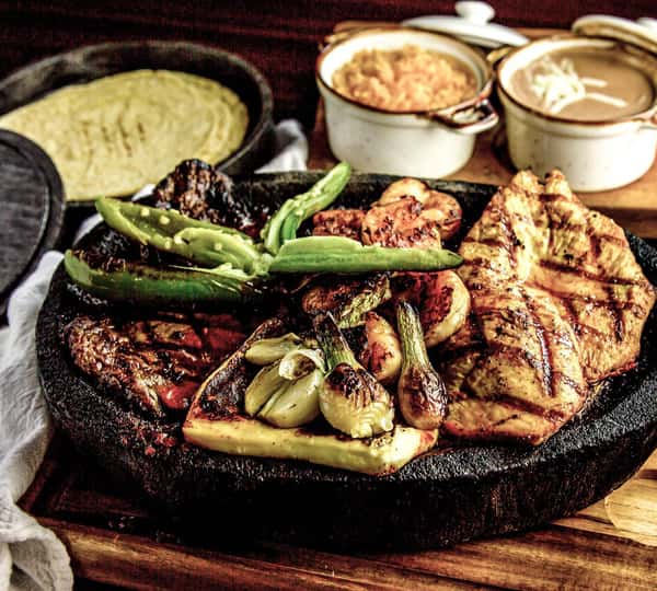 Bold flavors to excite and satisfy. Try our delicious Mar y Tierra at Los Agaves!
We are open and ready to serve you dine-in,take-out and delivery
Order online www.losagavesgrill.com
.
.
.
.
#margaritas #tequila #mexicanfood #guacamole #losagavesmexicangrill #McCordsville #Westfield #cazuleas #queso #tacos #instafood #localrestaurant #shoplocal #mexicanrestaurant #restaurant #tasty#restaurante