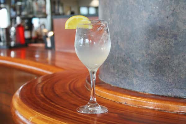 ELDERFLOWER SPRITZ