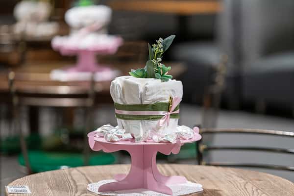 cake stand