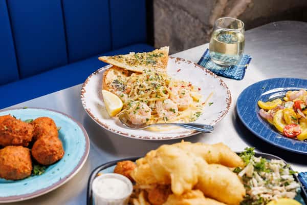It's the weekend, it's the end of summer, and we are dreaming of the coast with our favorite fresh seafood @docklocal ⚓️
