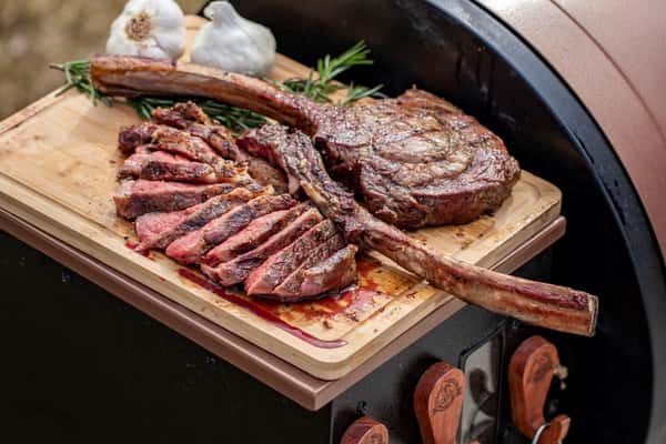 tomahawk steak