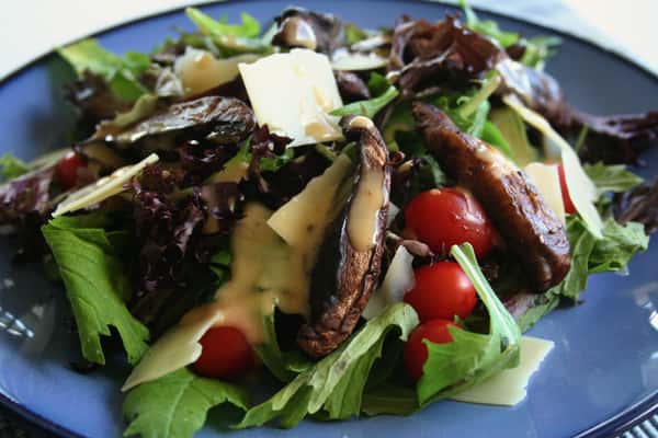 Grilled Portabella & Spinach Salad