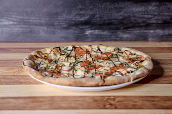 SM Caprese Chicken Pizza