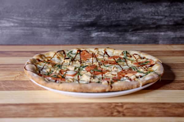 LG Caprese Chicken Pizza
