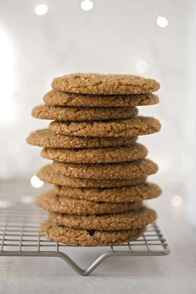 6 Molasses Cookies