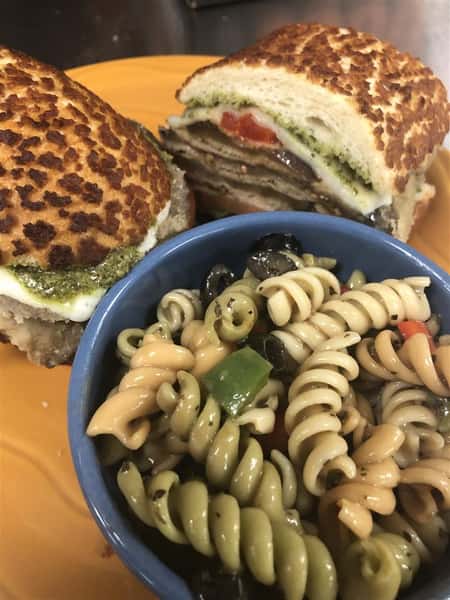 SIGNATURE SANDWICH MEAL WITH SALAD CUP