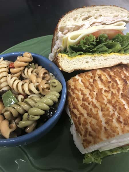 HOUSE SANDWICH MEAL WITH SALAD CUP