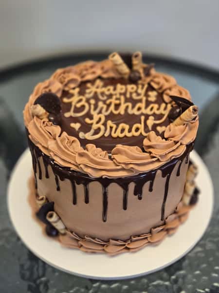 Triple Chocolate Cake w/ Chocolate buttercream 