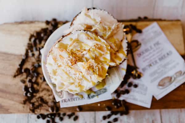 bagel and cream cheese