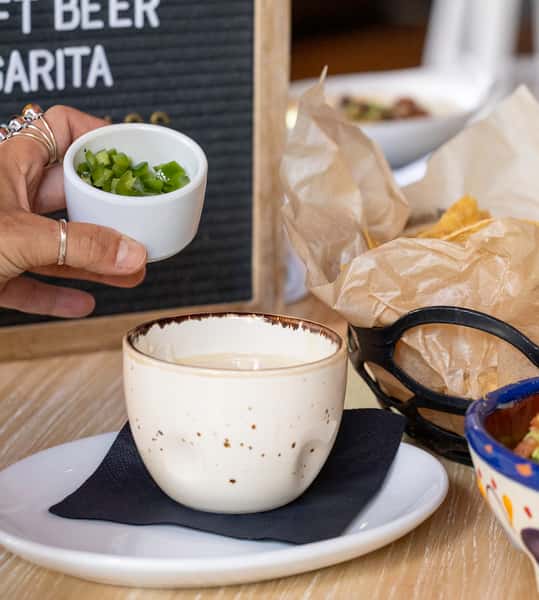 Large Queso Gringo