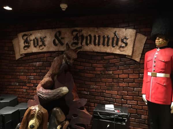 inside of fox & hound
