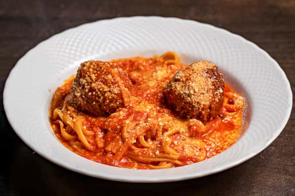 KIDS PASTA & MEATBALLS