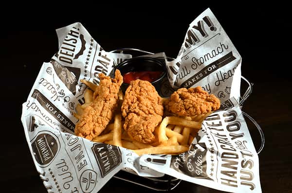 KIDS CHICKEN FINGERS & FRIES