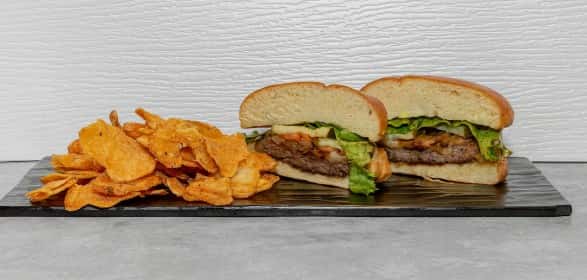 ROXXY BURGER & CHIPS