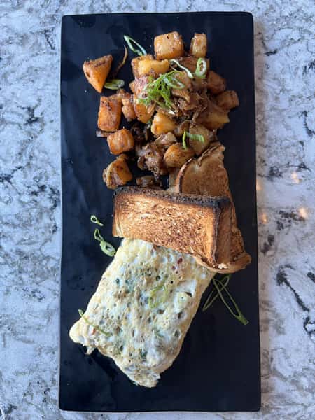 EGG WHITE VEGGIE OMELETTE