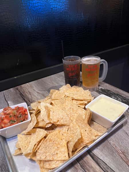 CHIPS & QUESO