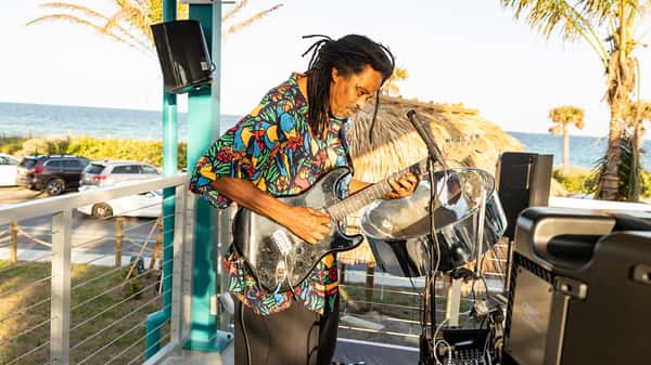 Lucky Fish Dania Beach Live Music