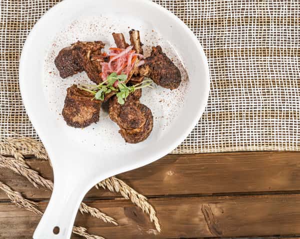 Feast your senses on Singh's Kitchen masterpiece! 🍛 

Tender Marinated Lamb Chops complemented by the tangy burst of Cilantro Chutney & our signature Vindaloo Sauce. 
And for that finishing touch? 

Warm, buttery Garlic Naan (Note: Only the naan contains gluten 🌾, everything else is GF!).
 Dive into the authentic flavors of gourmet Indian cuisine tonight! ✨🍴 

#visitlakecounty #lakecounty #illinois #quarantine #midwest #lakecountyil #mainstreetlibertyville #libertyville #kelseyville #spring #northshore #gardensofinstagram #gardensofcookcounty #forestpreservesofcookcounty #letsgolakecounty #landscape #naturemoment #clouds #chicago #chicagobotanicgarden #cookcounty #garden #flowers #trees #bluesky #artwauk #lakeportca #lakecountyillinois #libertyvilleareamoms #mundelein