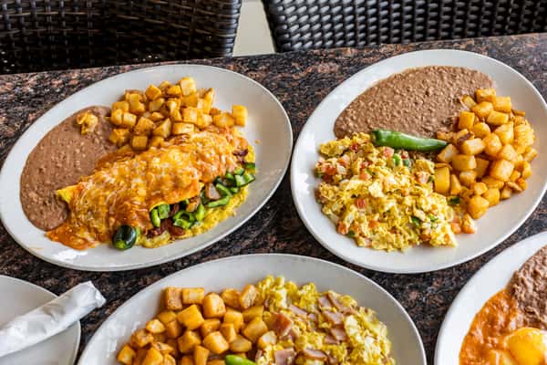 Brunch dishes from Dos Salsas