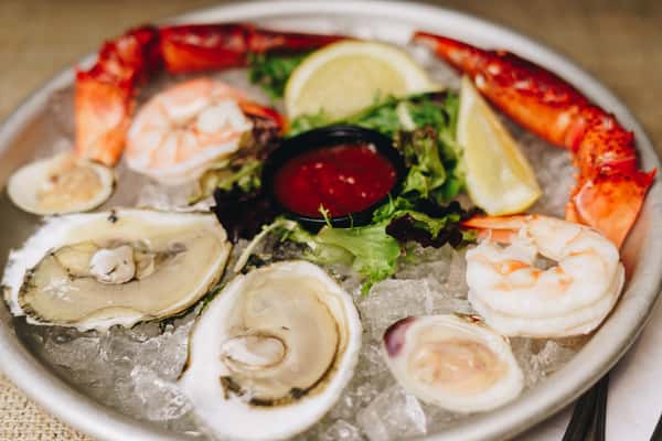 Cold seafood sampler