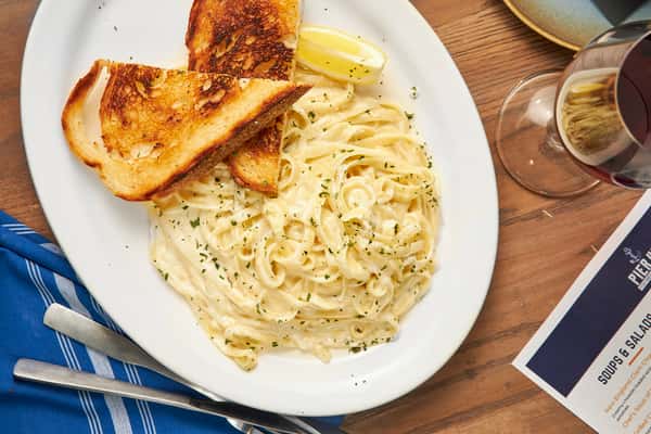 Fettuccine Alfredo