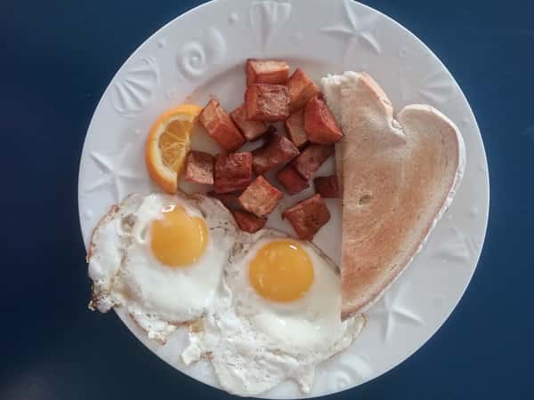 2 Eggs, Toast and Homefries 🥚