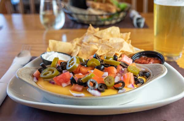 Delicious drunken nachos