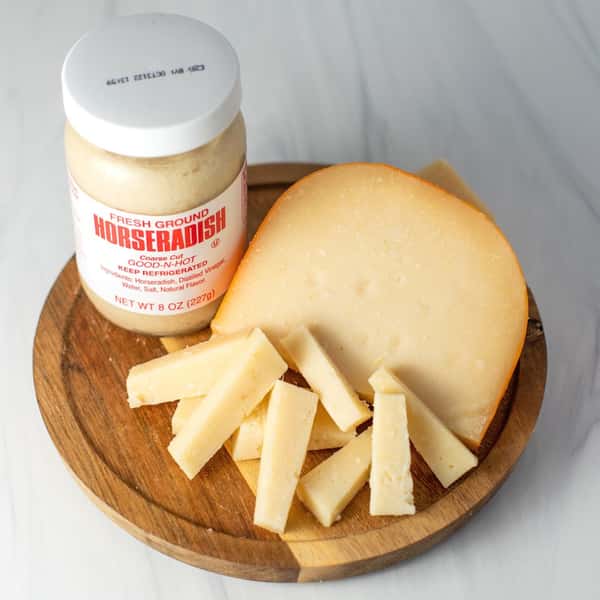 Horseradish All Flavors Marieke Gouda Wisconsin Cheese, Farm