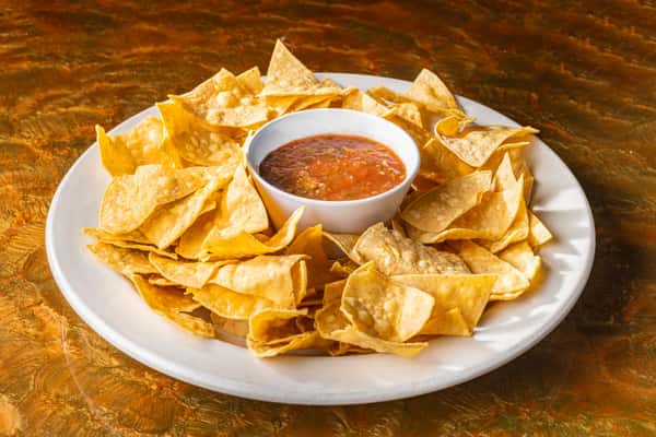 Freshly Fried Chips & Salsa