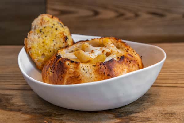 Mac and cheese bread bowl 
