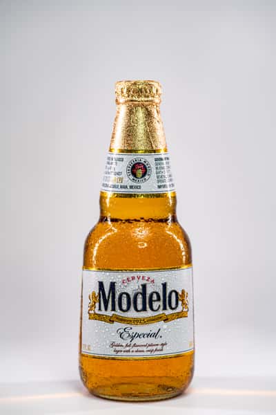 Modela Especial