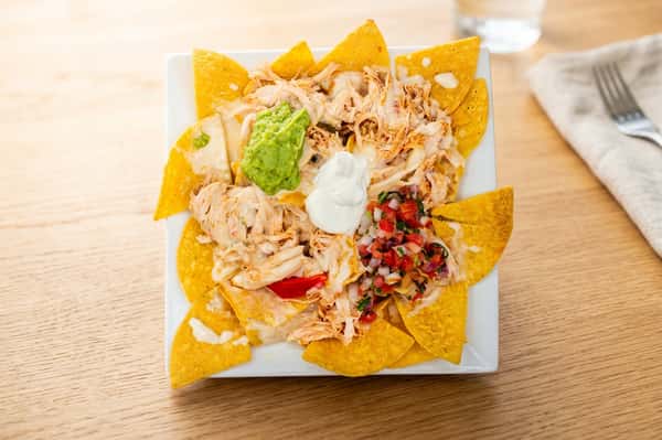 Shredded Chicken Nachos / Nachos De Pollo