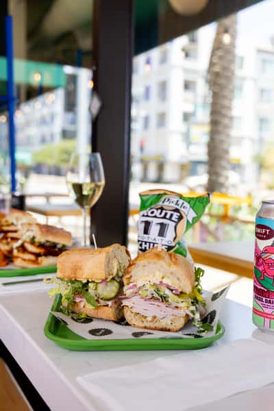 sandwich beer