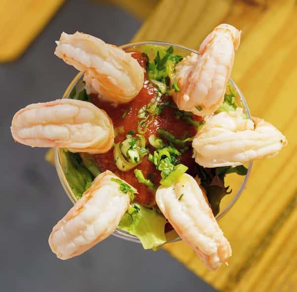 Seaside snacking at its finest.
‘Jumbo Prawn Cocktail’
Poached prawns, mixed greens, Joe’s vodka cocktail sauce, lemon & love.
#JoesOnTheBeach #PrawnCocktail #SunshineCoastBC #GoodVibes