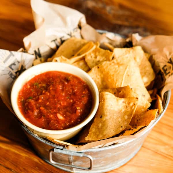 CHIPS & SALSA