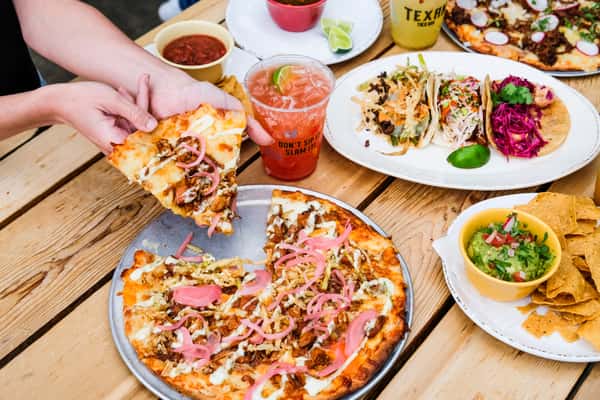 Quesapizzas