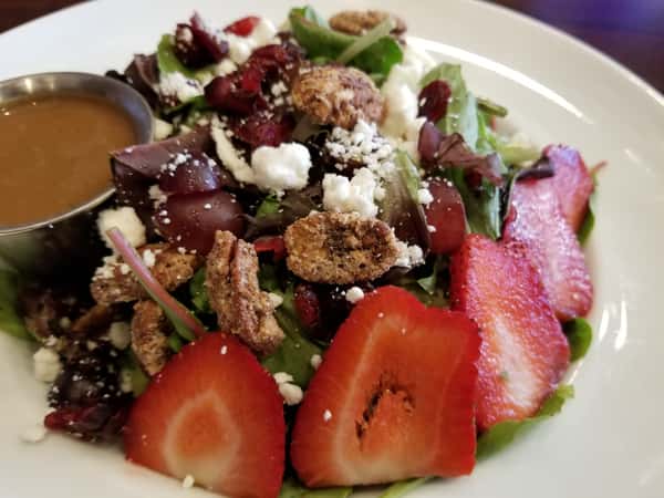 salad with strawberries