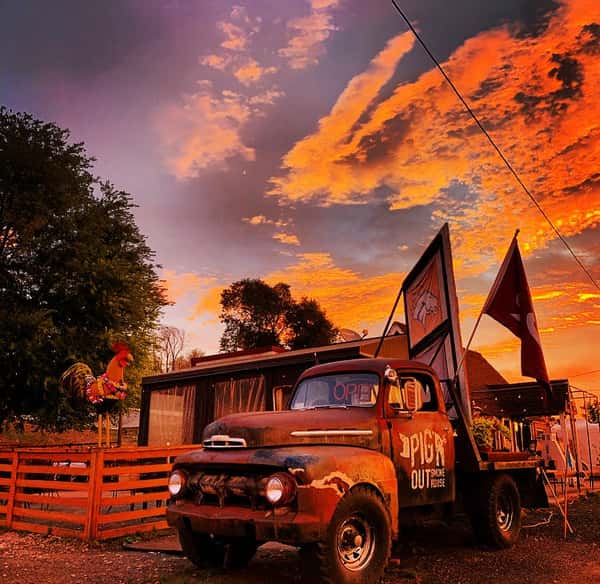 pign out truck