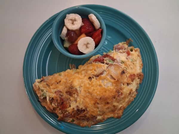 Omelet and fruits