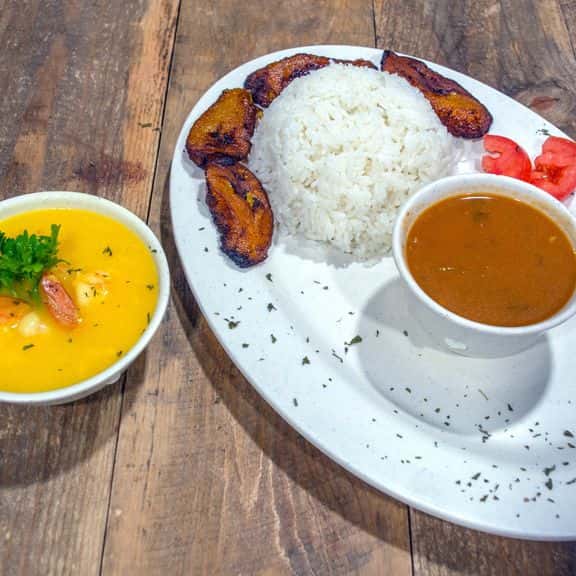 Camarones Salsa Criolla